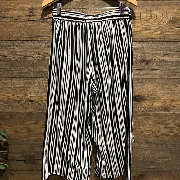 Wide leg flared striped pants culottes - Picture 6 of 11